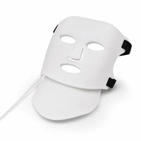 Mascarilla facial LED blanca, foto de estudio