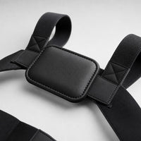 Detalle del acolchado y las correas del corrector de postura