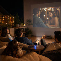 Disfrutando de una película con amigos